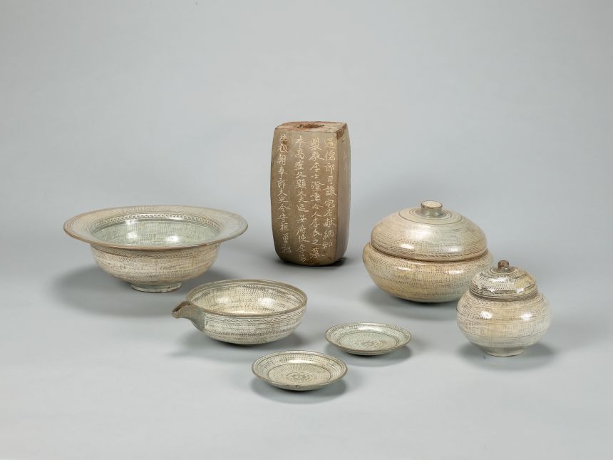 The Lee Kun-hee collection spans paintings, sculptures, manuscripts, furniture and historical artifacts, like these 15th-century glazed stoneware vessels.