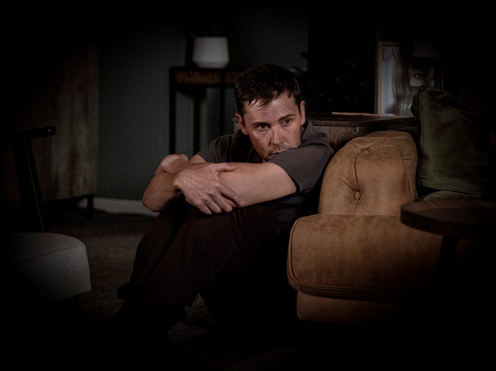 todd struggles in new coronation street scenes