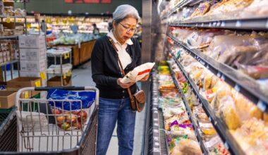 A longevity expert says these are the two changes to make to your diet if you want to live a long, healthy life