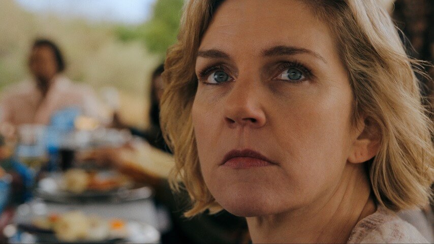 Vince Gilligan puts "This show was made by humans" disclaimer in Pluribus credits