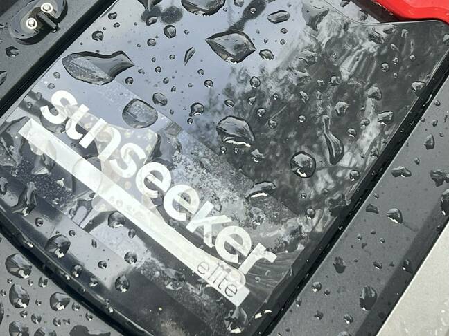 Sunseeker Elite X5 robot lawnmover top with rain drops