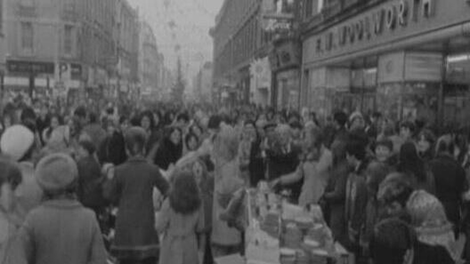 RTÉ Archives | Lifestyle | City Centre Christmas