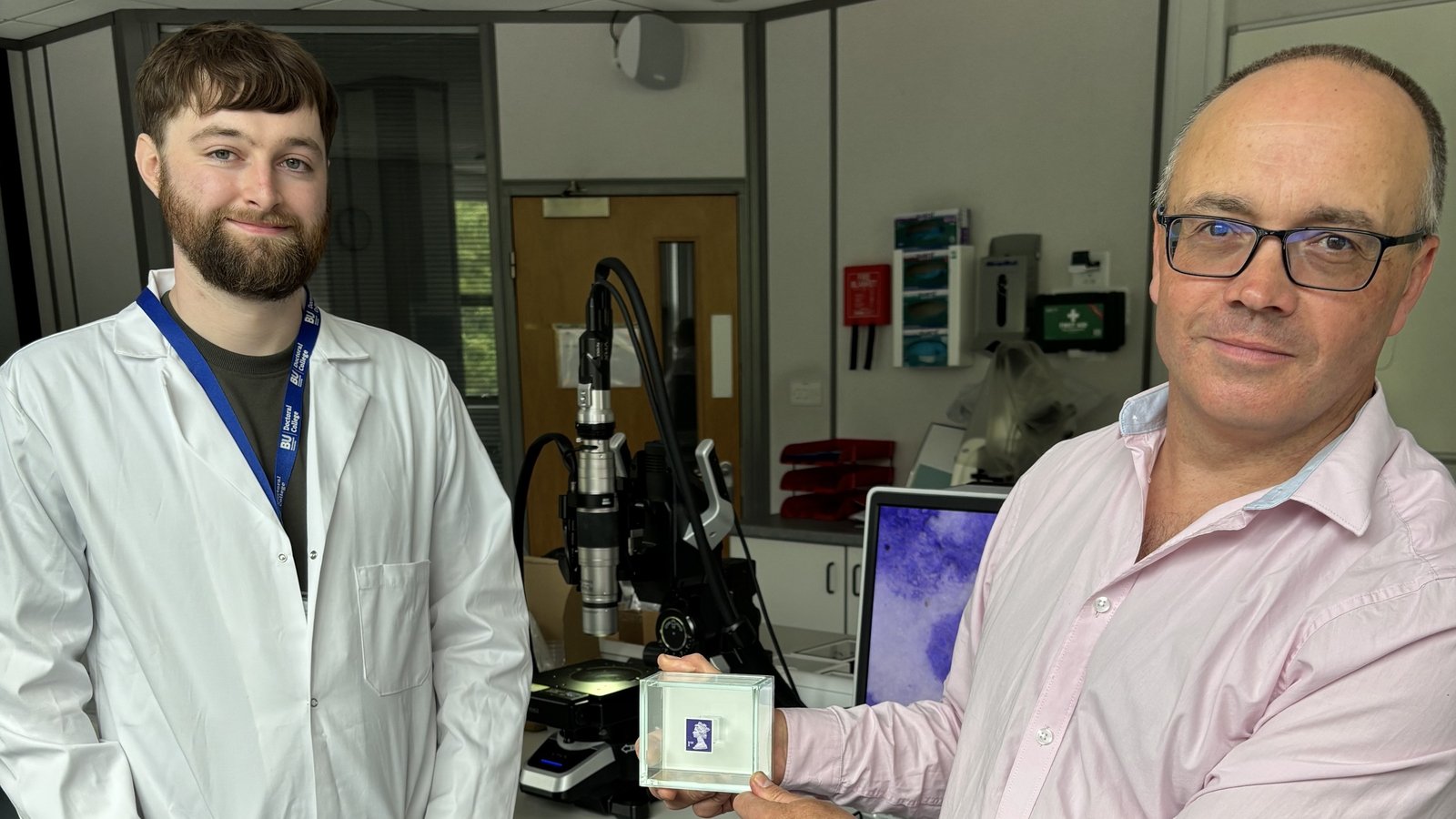 Micro-artist creates sculpture size of human blood cell