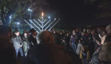 Irish Jewish community celebrate Hanukkah in Herzog Park