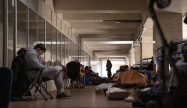 Fresh attacks on Ukraine ahead of Zelensky-Trump meeting