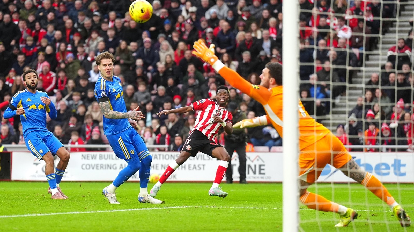 Sunderland and Leeds share spoils