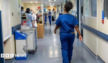A general view of staff on a NHS hospital ward.