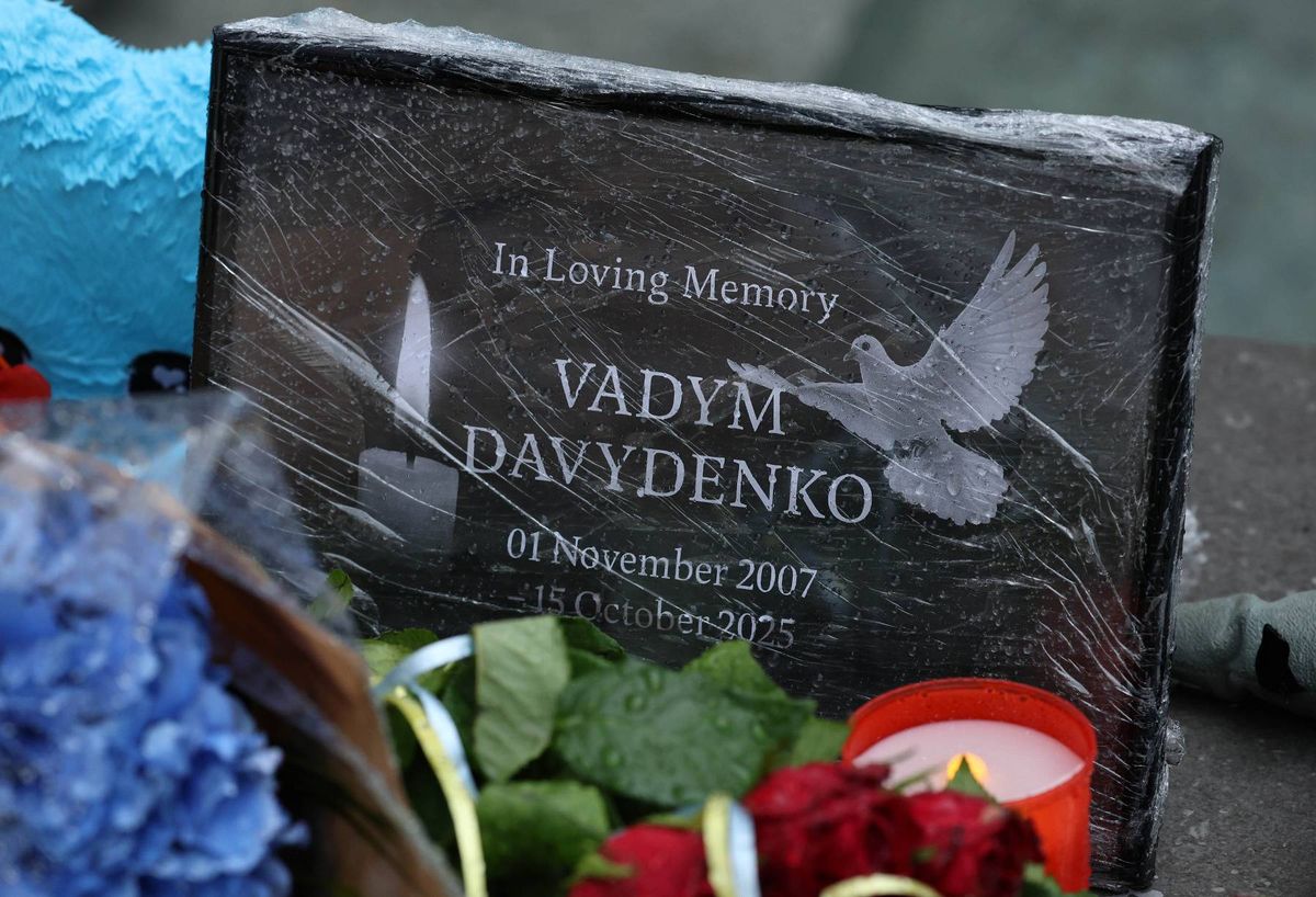20/10/'25   A memorial pictured this afternoon outside the Department of Children  to the memory of  Ukrainian teenager, Vadym Davy.denko who was stabbed to death at a temporary accomodation in Donaghmede, Dublin last week....Picture Colin Keegan, Collins, Dublin.