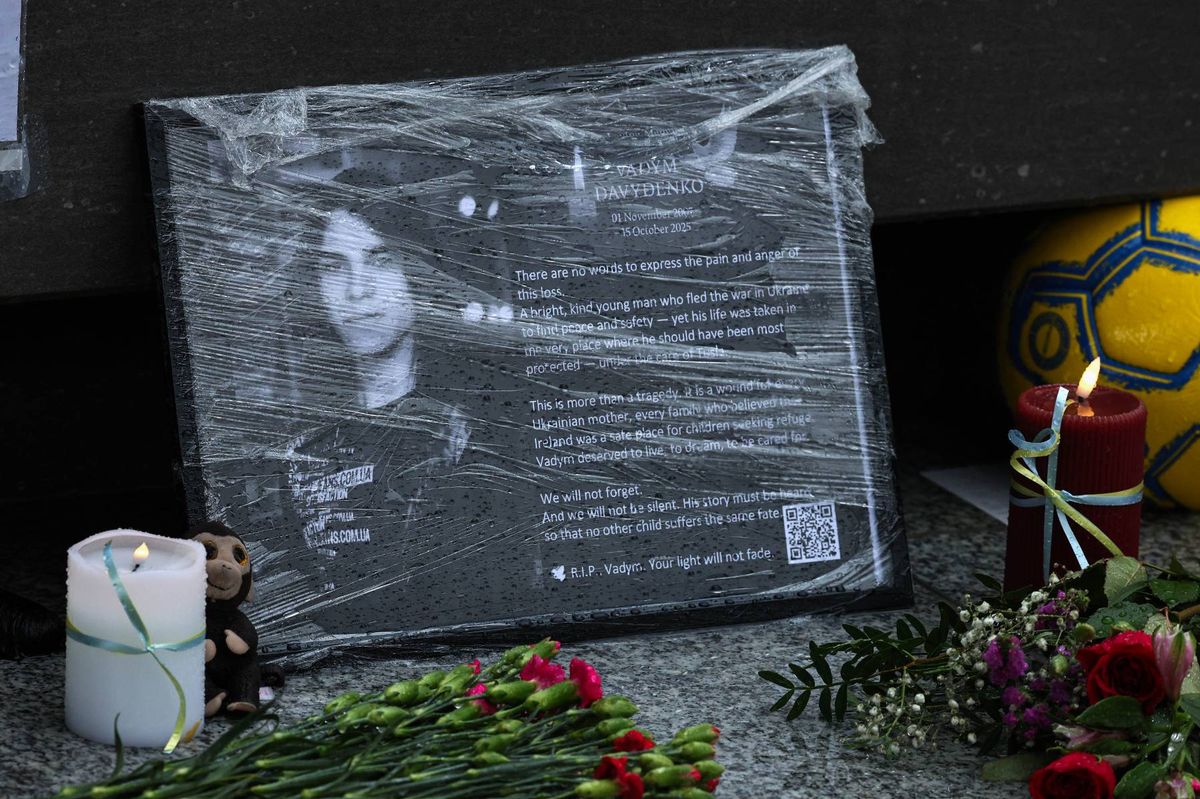 20/10/'25   A memorial pictured this afternoon outside the Department of Children  to the memory of  Ukrainian teenager, Vadym Davy.denko who was stabbed to death at a temporary accomodation in Donaghmede, Dublin last week....Picture Colin Keegan, Collins, Dublin.