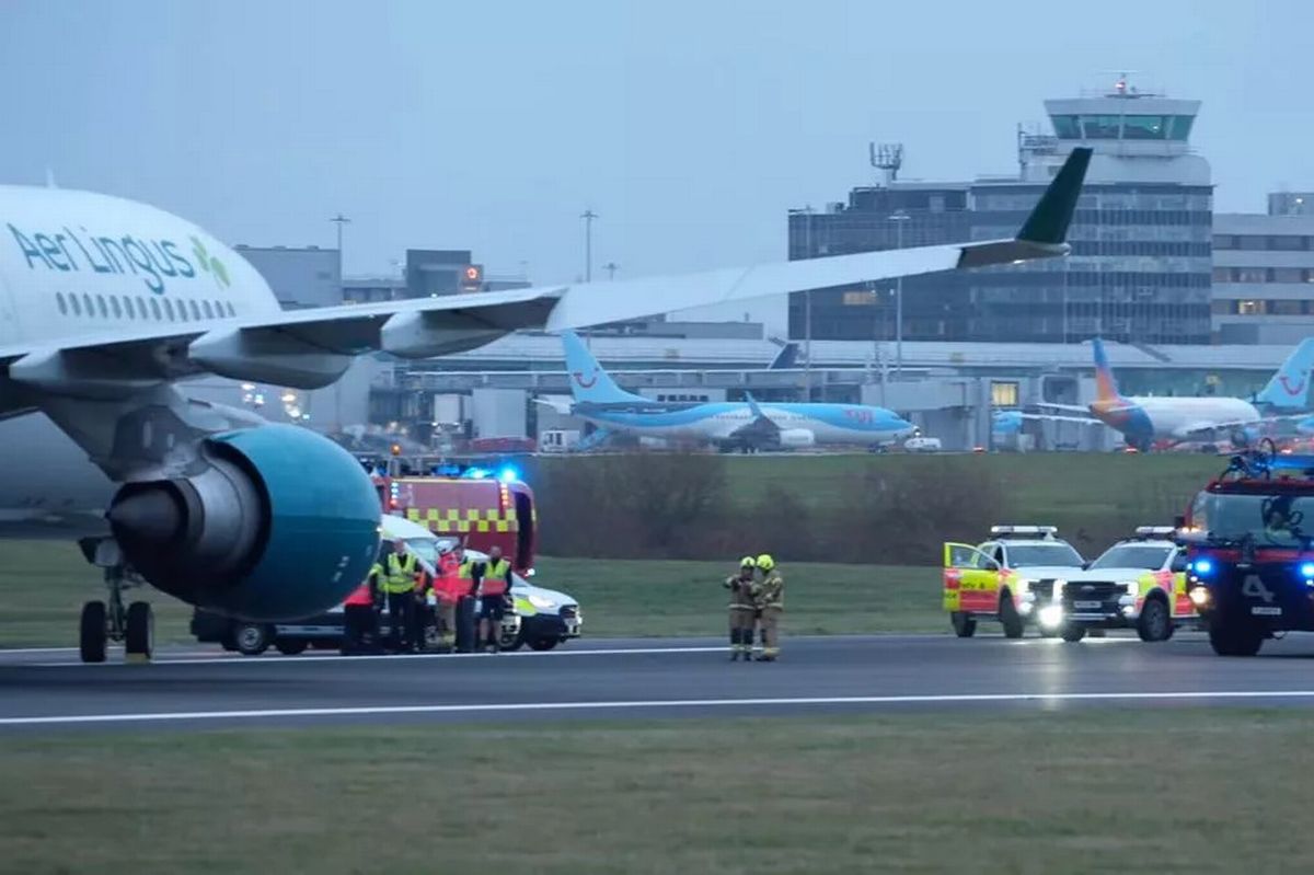 The plane landed safely in Manchester 