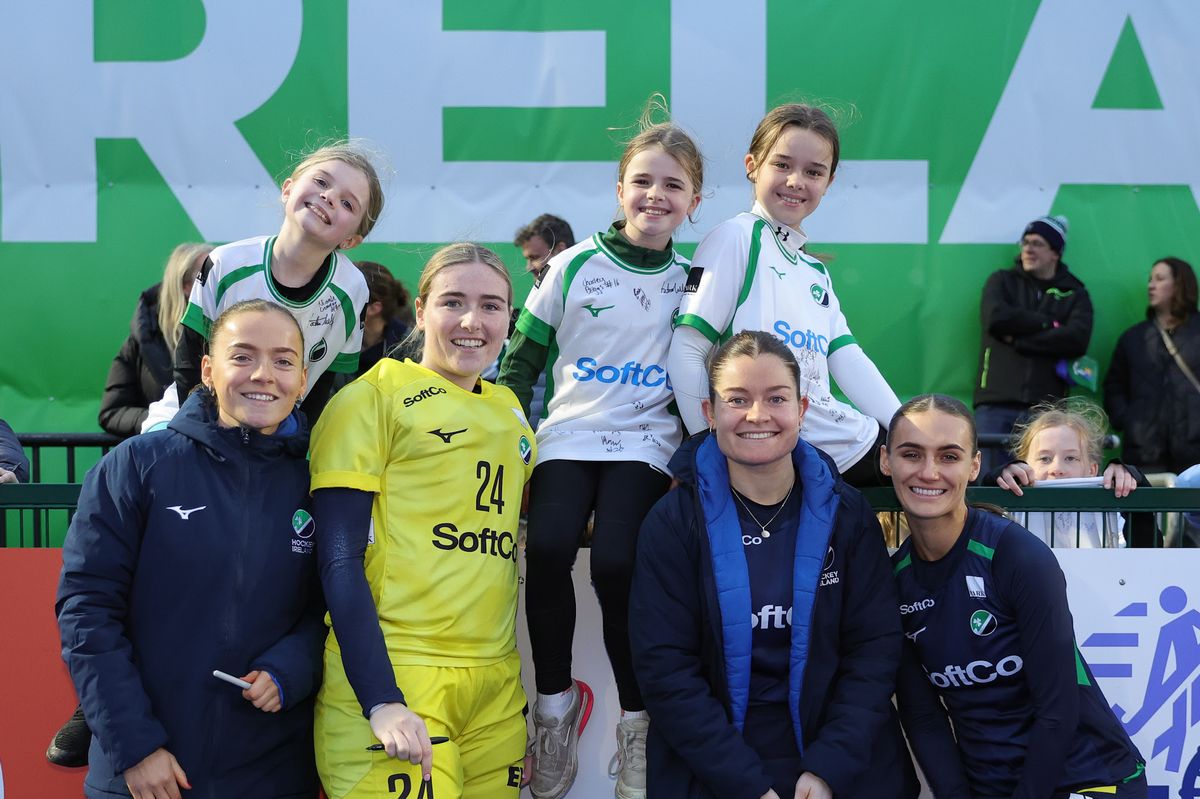 (From L to R) Mia Jennings, Aoife Glennon, Sarah Torrans and Jessica McMaster posed and signed autographs with fans. 