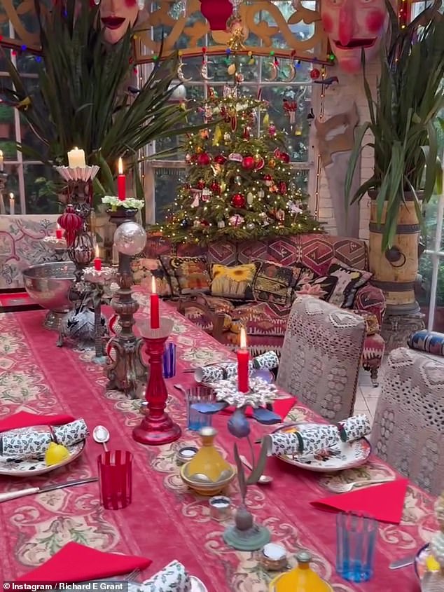 Ahead of welcoming his American pals for early Christmas celebrations, Richard showed off the beautifully laid dining table in his conservatory