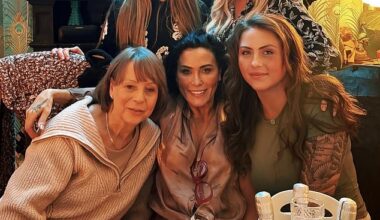 Jessie Wallace and her sister Danielle Mason end their decade-long feud as they are share Christmas snaps together for the first time in eight years