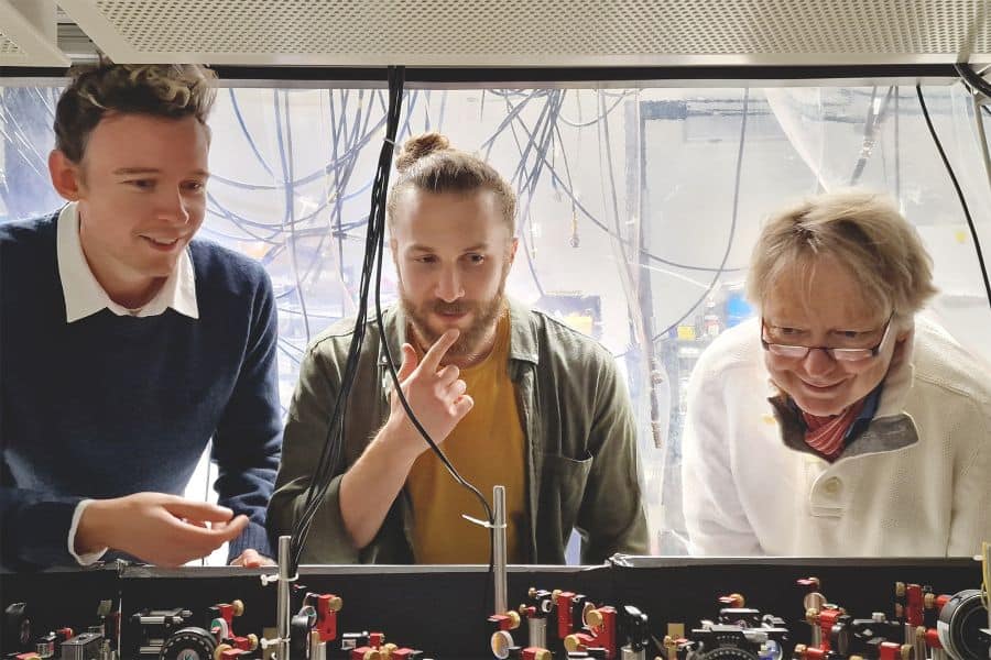 Atomic system acts like a quantum Newton’s cradle – Physics World