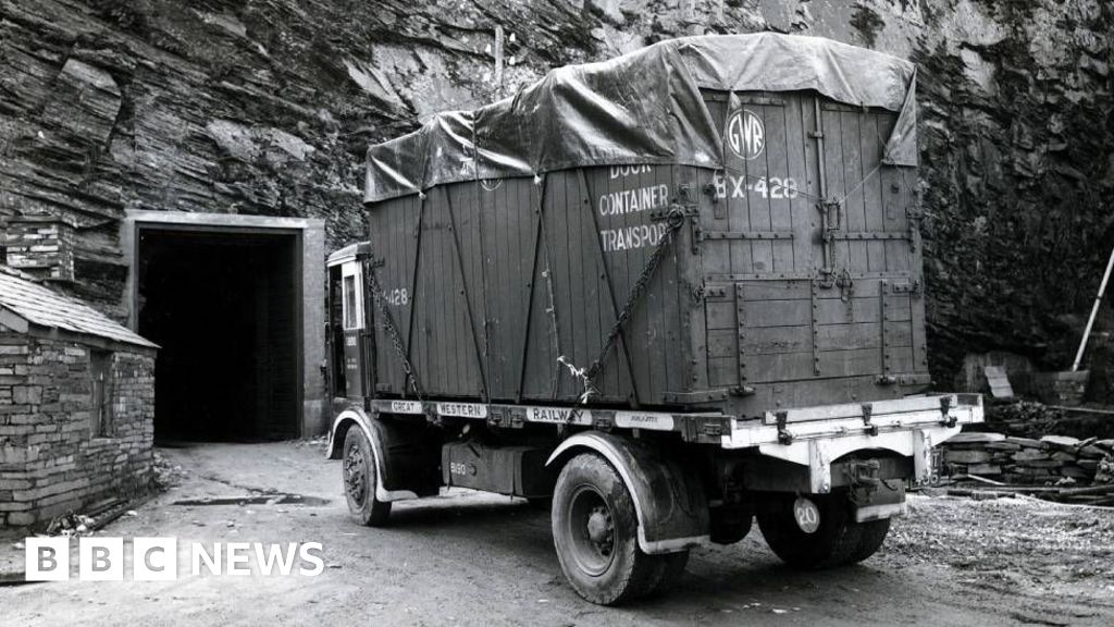National Gallery unveils art to celebrate Gwynedd quarry's wartime role
