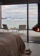 Drink In Views of Norway’s Archipelago at This Rentable Waterfront Cabin - Photo 5 of 14 - 