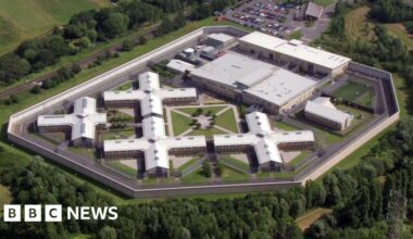 Women jailed at HMP Bronzefield due to lack of mental health beds
