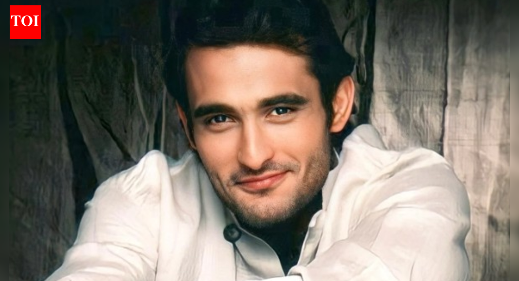 ‘Vinod Khanna and stepmom visited him often’: Dhurandhar star Akshaye Khanna’s schoolmate recalls his school days, reveals he was entire school’s crush | Hindi Movie News