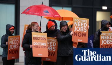 Wes Streeting improves offer to resident doctors in England in attempt to stop strikes | Doctors