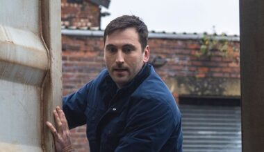 Kit and Carla team up to chase down Becky