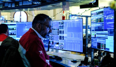 Tech stocks plunge as AI angst returns