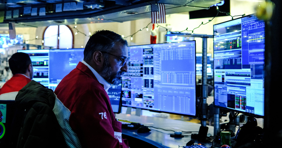 Tech stocks plunge as AI angst returns