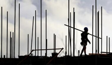 Ireland would suffer most from AI bust given key players’ investment in Ireland, ESRI warns – The Irish Times