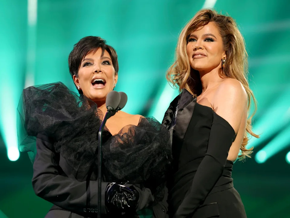 SANTA MONICA, CALIFORNIA - DECEMBER 06: 2022 PEOPLE'S CHOICE AWARDS -- Pictured: (l-r) Kris Jenner and Khloé Kardashian accept the The Reality Show of 2022 award for ‘The Kardashians’ on stage during the 2022 People's Choice Awards held at the Barker Hangar on December 6, 2022 in Santa Monica, California. 