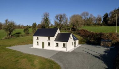 €535k Tom's Cottage had tired old bones, but it now has a bold new look