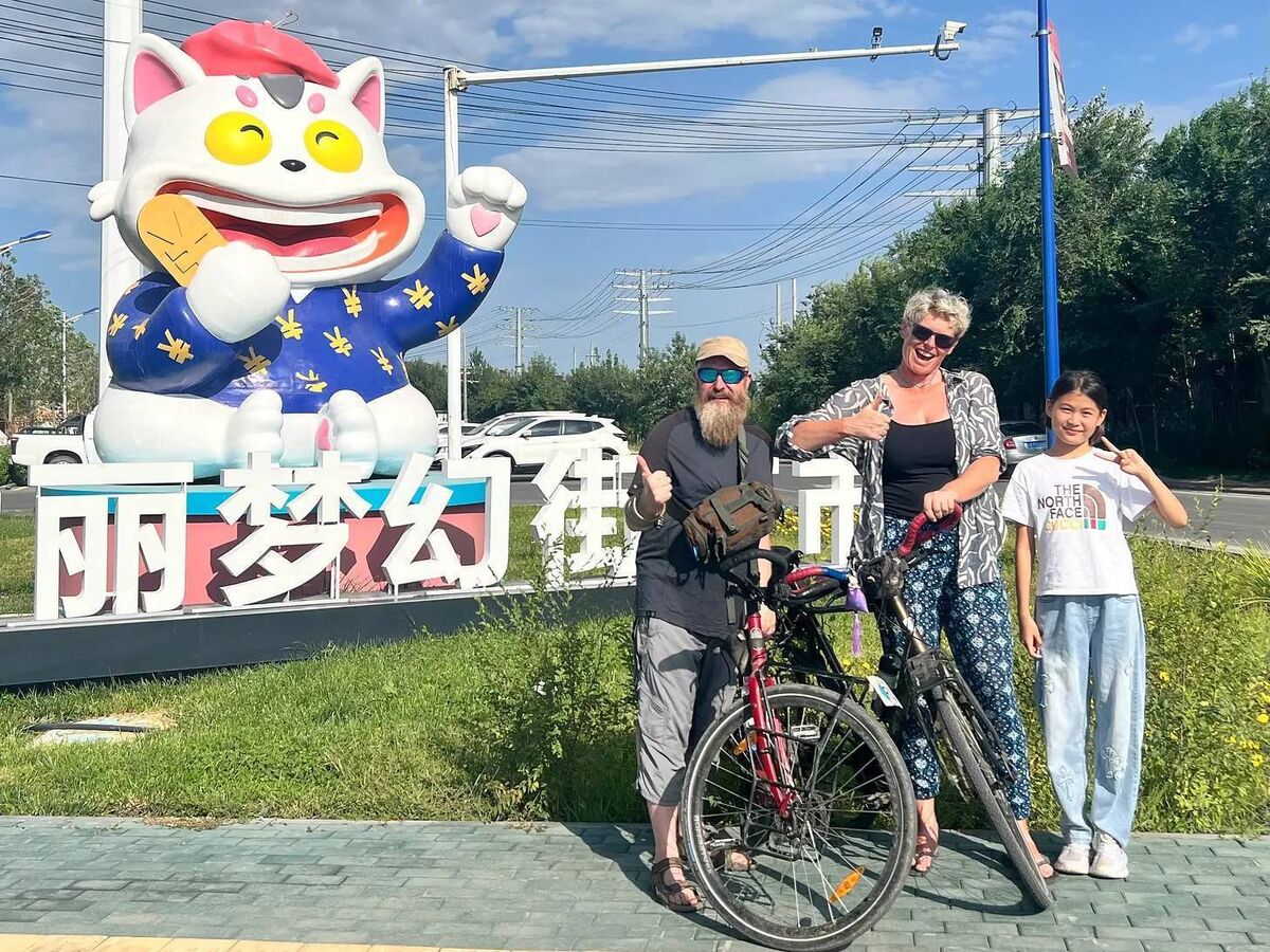 Spoke Yokes: Mark Graham and Ellie O'Byrne.