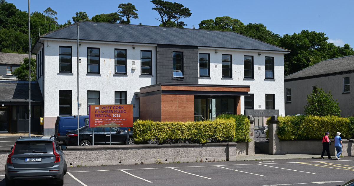 Man who walked in on student nurses in early hours in West Cork B&B admits trespass charge