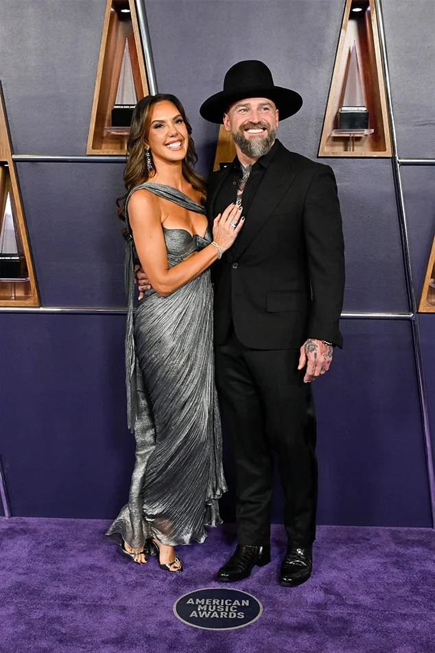 <p>Zac Brown & Kendra Scott</p>