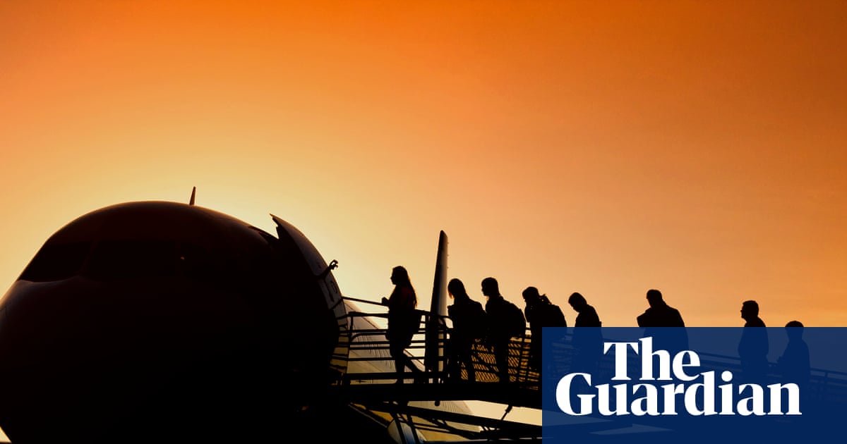 Air passengers exposed to extremely high levels of ultrafine particle pollution, study finds | Pollution