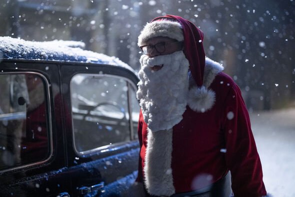 Cliff Parisi plays Fred Buckle Cliff Parisi plays Fred Buckle