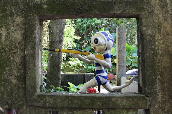 “Synchronised Revolution” – an installation at Hong Kong’s secret gallery.