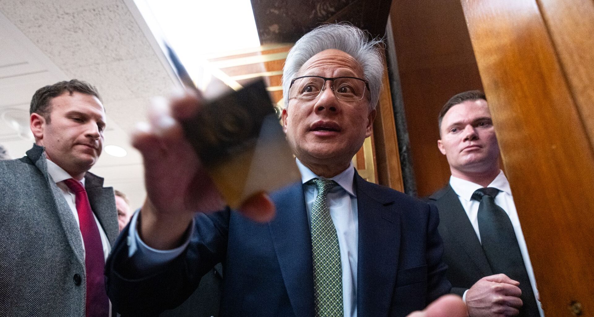 Huang Signing an object