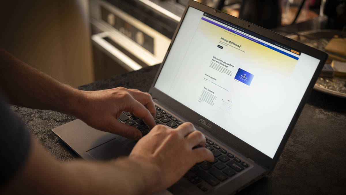 NHS boss issues warning over 'danger' of using AI chatbots for mental health support this Christmas