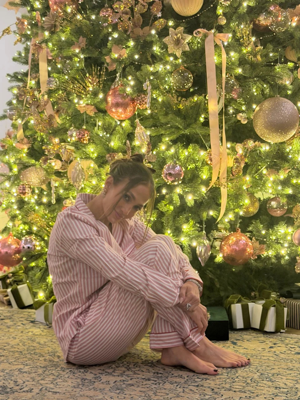 Jennifer Lopez had a cozy Christmas Eve with her family Wednesday. Jennifer Lopez/Instagram
