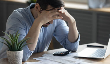 Financial Stress Linked To Heart Aging As Strongly As Major Medical Conditions, AI Study Finds