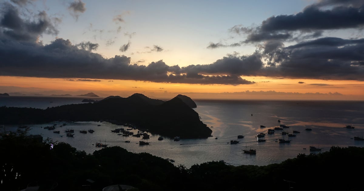 Four members of Spanish family missing after boat sinks off Indonesia in bad weather – The Irish Times