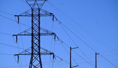 Over 1,500 without power in Boulder County as wind sweeps the county