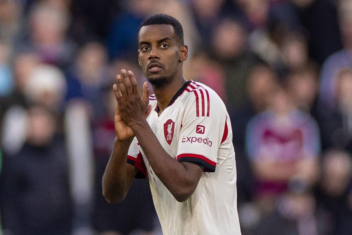 LONDON, ENGLAND - Sunday, November 30, 2025: Liverpool's Alexander Isak is substituted during the FA Premier League match between West Ham United FC and Liverpool FC at the London Stadium. (Photo by David Rawcliffe/Propaganda)
