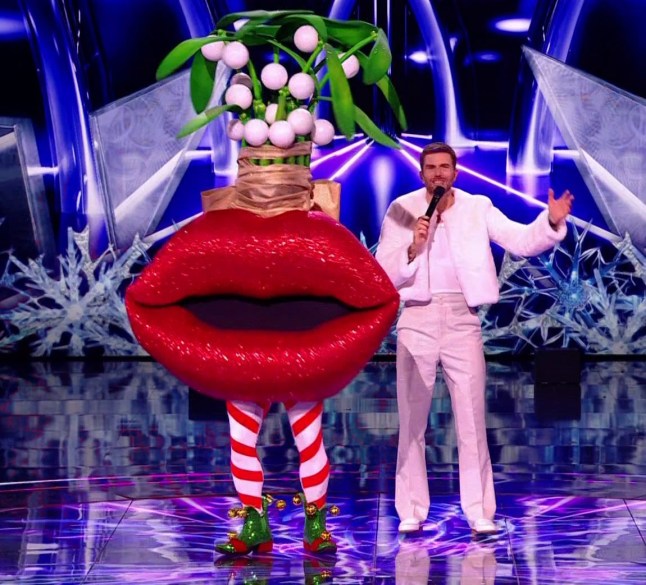 Dermot O'Leary, The Masked Singer Christmas Special (Picture: ITV)