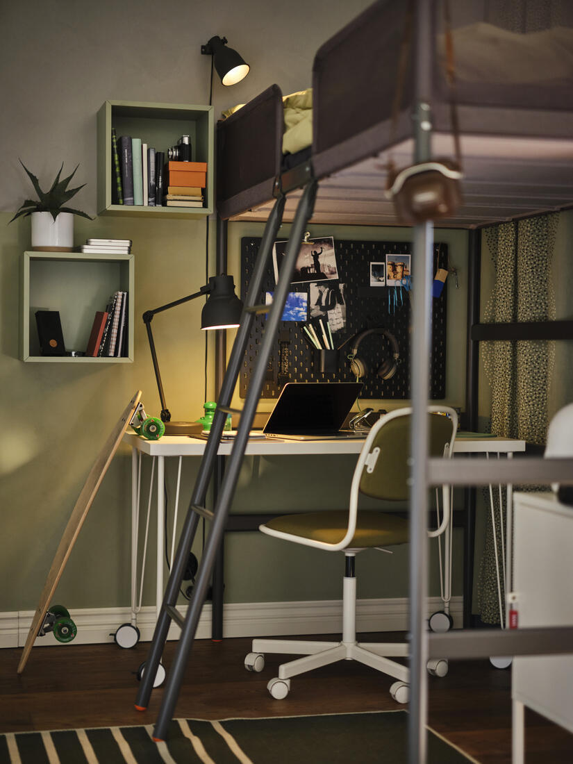 Save valuable space in a small room. TUFFING loft bed (Photo: IKEA) מיטת גלריה TUFFING, איקאה