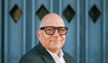 Renowned architect and RTÉ presenter Hugh Wallace dies aged 68