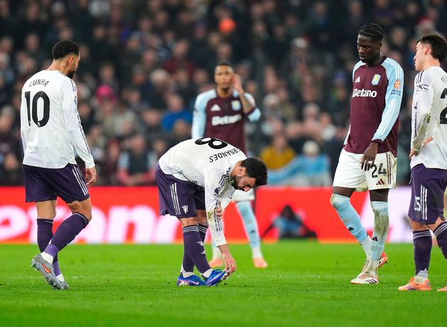 Major injury concern for Manchester United as Bruno Fernandes subbed off versus Aston Villa