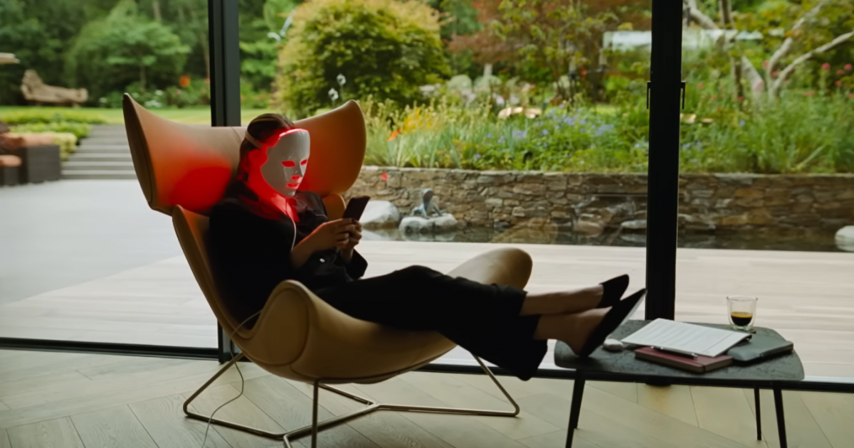 Emma Stone’s Sci-Fi Alien Movie Sets Peacock Release Date