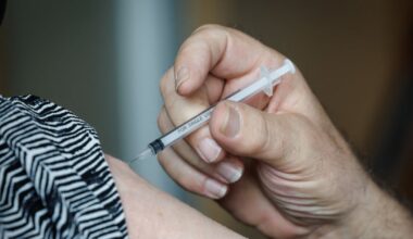 Flu cases among people aged 65 and older up by almost 25% over past week – The Irish Times