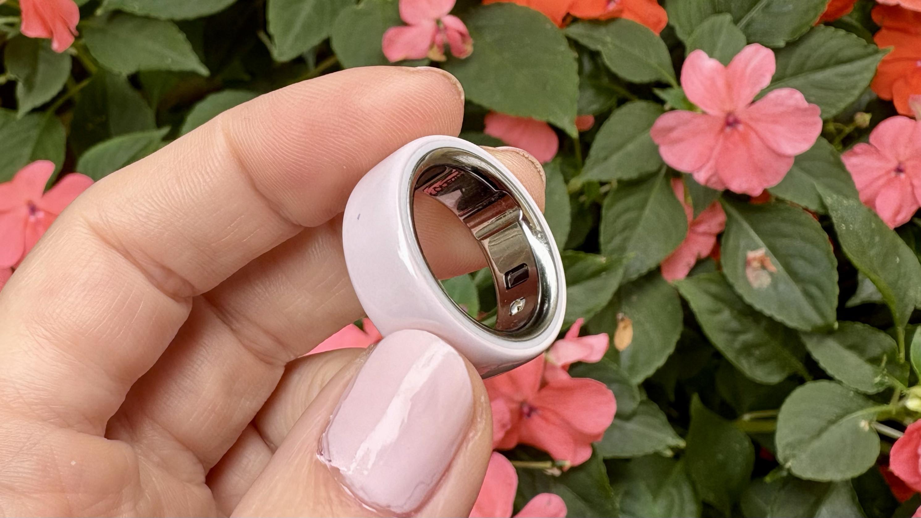 a photo of the Oura Ring 4 ceramic