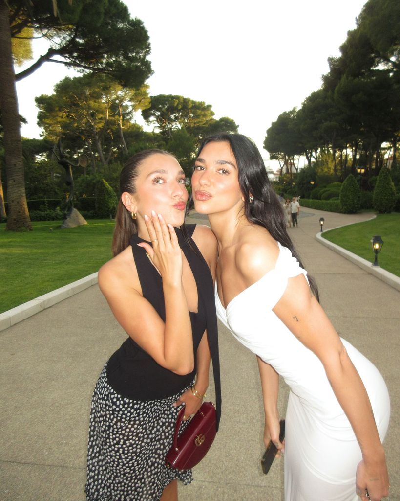 A photo of Dua and Rina Lipa